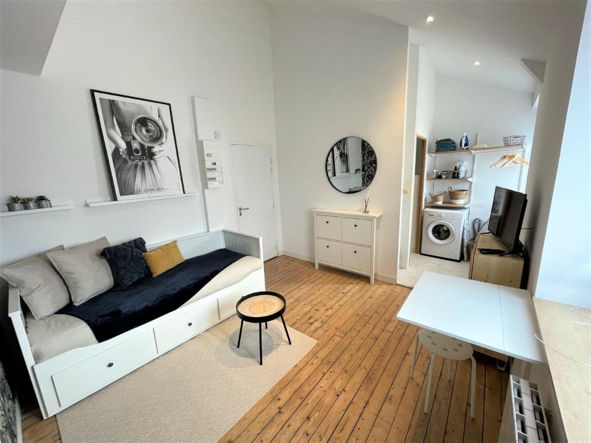 Appartement Studio proche hyper-centre avenue Jean Jaurès Reims Extérieur photo